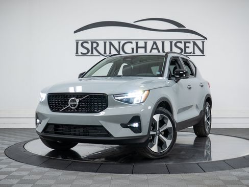 New 2026 Volvo XC40 B5 Plus w/ Protection Package Premier AWD/4WD image 26