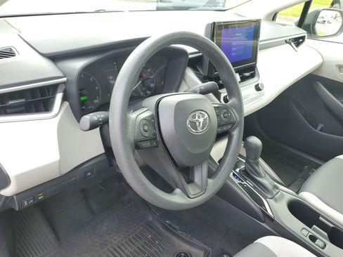Used 2024 Toyota Corolla LE FWD image 17
