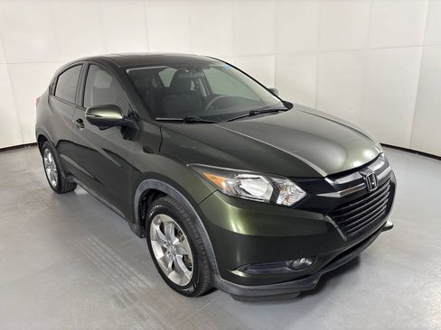 Used 2017 Honda HR-V EX image 2