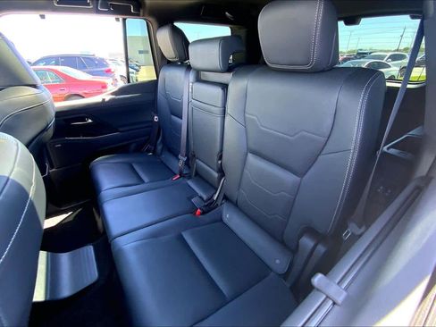 Used 2024 Lexus GX 550 w/ Accessory Package (Z1) image 19