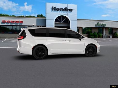New 2026 Chrysler Pacifica Select image 6