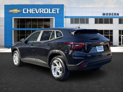 Certified 2025 Chevrolet Trax LS w/ LS Convenience Package image 3