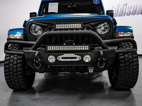 Used 2020 Jeep Wrangler Unlimited Sahara AWD/4WD image 46