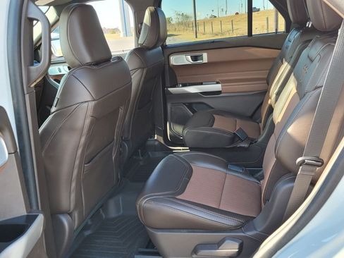 Used 2024 Ford Explorer King Ranch w/ Technology Package RWD image 6