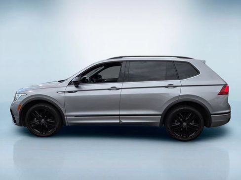 Used 2022 Volkswagen Tiguan SE R-Line AWD/4WD image 7