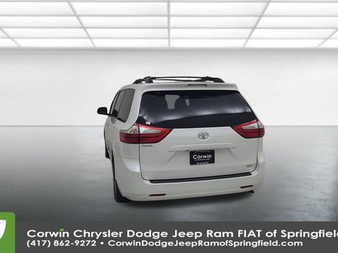 Used 2016 Toyota Sienna L image 12