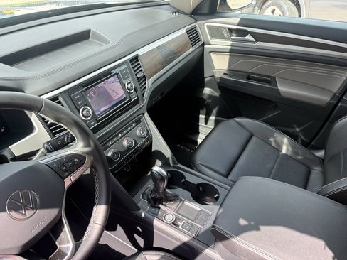 Used 2022 Volkswagen Atlas SE FWD image 16
