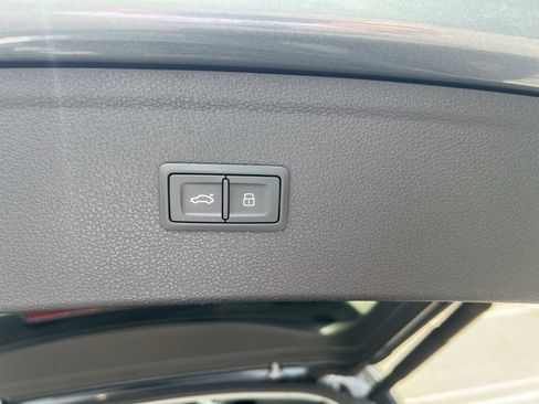 Used 2020 Audi Q5 2.0T Premium w/ Convenience Package AWD/4WD image 9