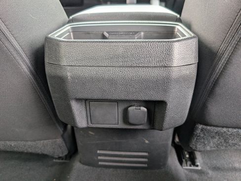 Used 2025 Toyota Tacoma SR5 AWD/4WD image 7