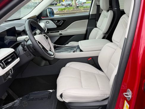 Used 2025 Lincoln Aviator Reserve w/ Equipment Group 201A AWD/4WD image 10