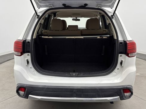 Used 2016 Mitsubishi Outlander SE image 26