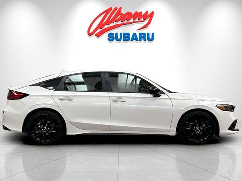 Used 2023 Honda Civic Sport image 3