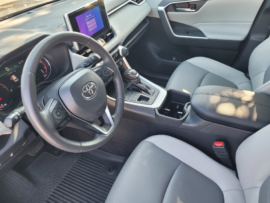 Used 2023 Toyota RAV4 XLE Premium AWD/4WD image 16