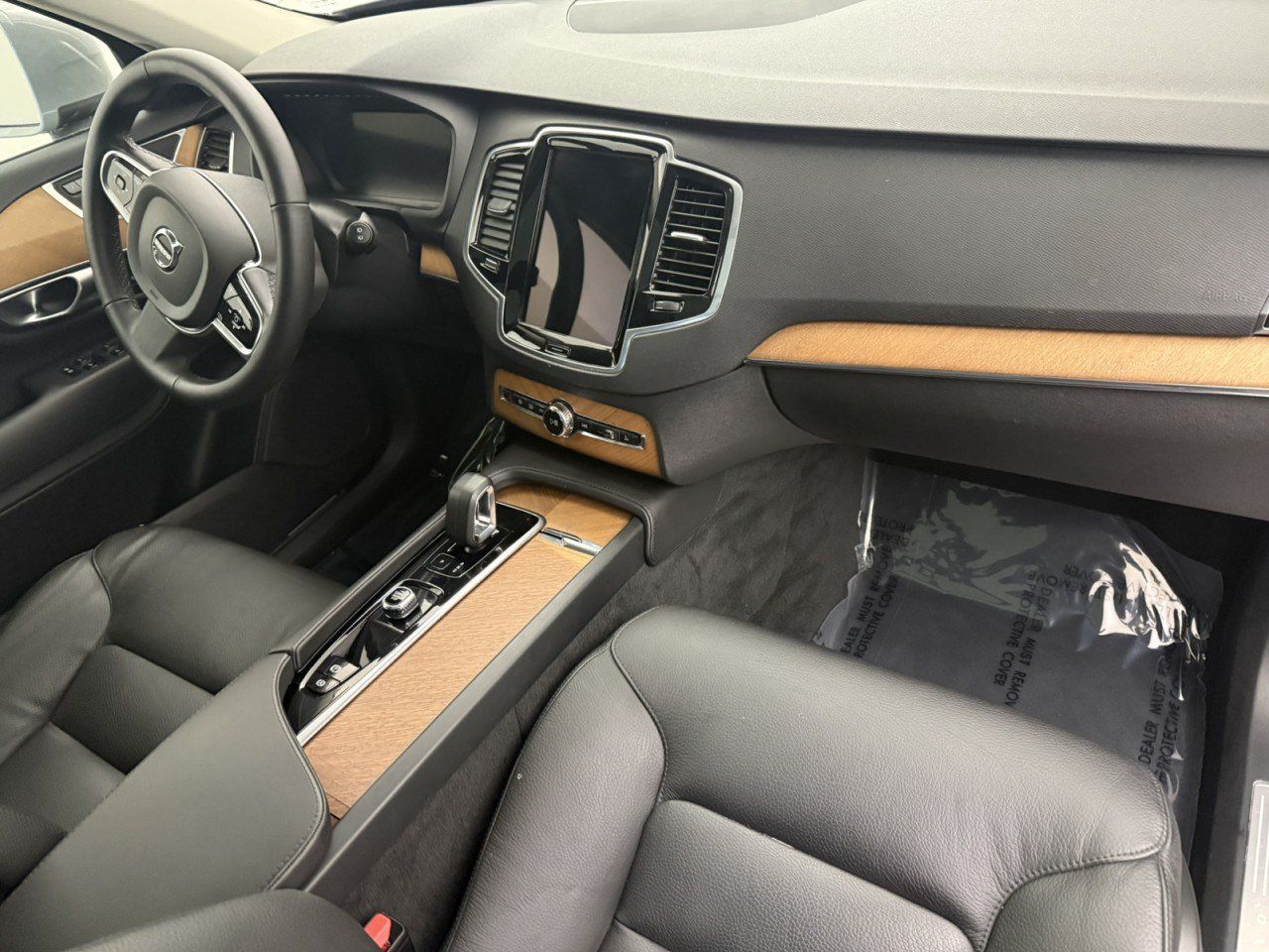 Used 2024 Volvo XC90 B6 Plus AWD/4WD image 13