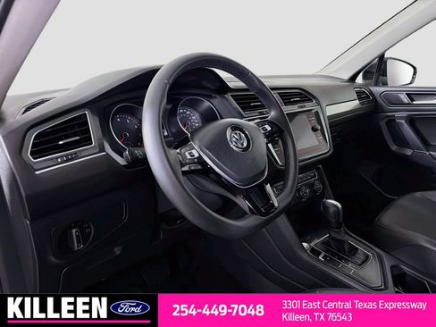 Used 2020 Volkswagen Tiguan SE w/ Panoramic Sunroof Package FWD image 11