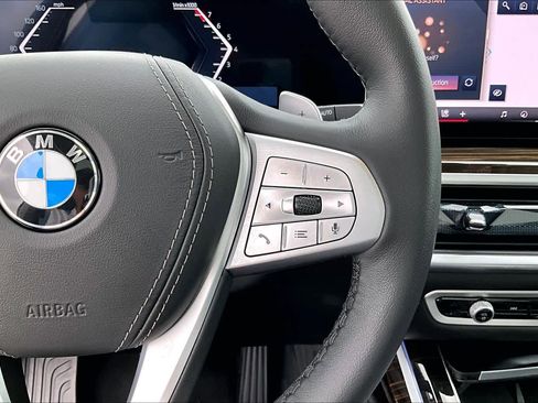 Used 2026 BMW X7 xDrive40i AWD/4WD image 22