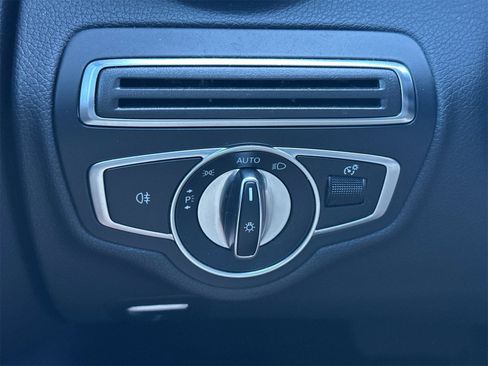 Used 2018 Mercedes-Benz C 300 Sedan image 29