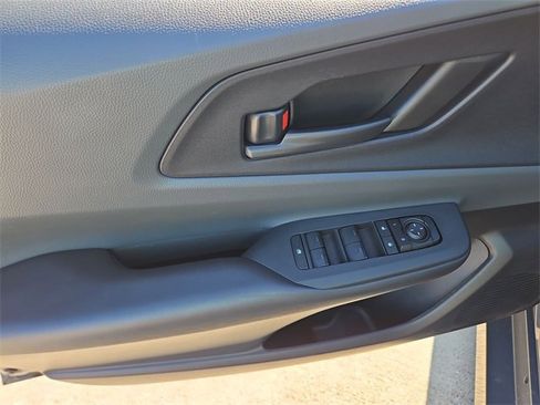 Used 2025 Toyota Prius LE image 20