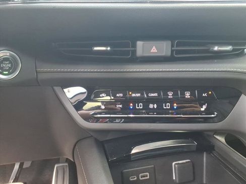 Certified 2022 Buick Envision Essence w/ Sport Touring Package image 12