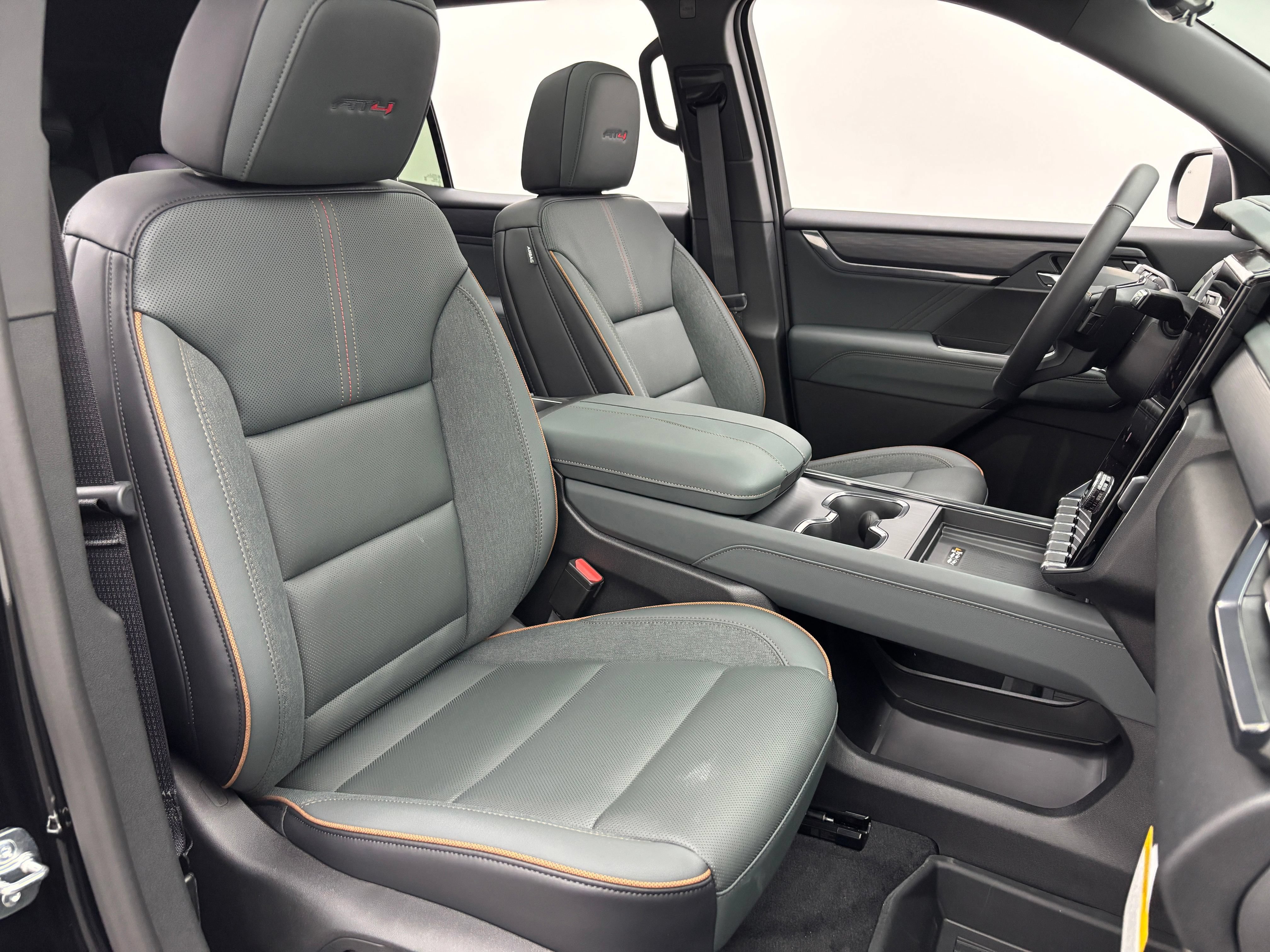 New 2026 GMC Acadia AT4 w/ Luxury Package AWD/4WD image 37