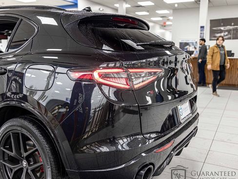 Used 2021 Alfa Romeo Stelvio Ti Sport AWD/4WD image 12