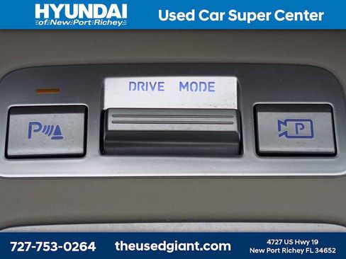 Used 2025 Genesis GV70 2.5T w/ Select Package AWD/4WD image 33