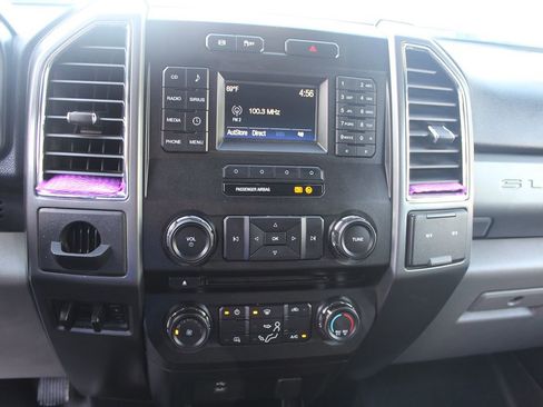 Used 2017 Ford F250 XLT AWD/4WD image 27
