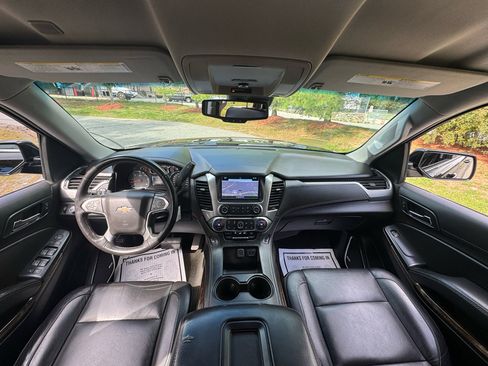 Used 2017 Chevrolet Suburban LT image 7