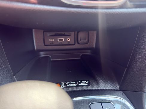 Certified 2024 Chevrolet Equinox Premier FWD image 20