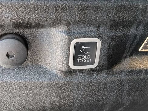 Used 2022 Jeep Grand Cherokee L Limited RWD image 37