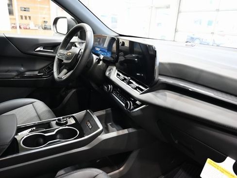 New 2026 Chevrolet Equinox LT image 13