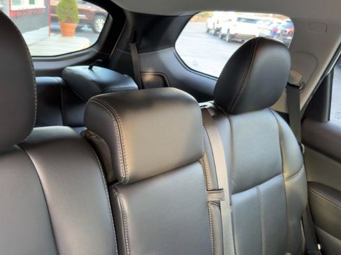Used 2016 Nissan Pathfinder SL w/ SL Premium Package image 14