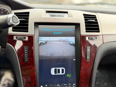 Used 2011 Cadillac Escalade AWD w/ Touring Package image 19