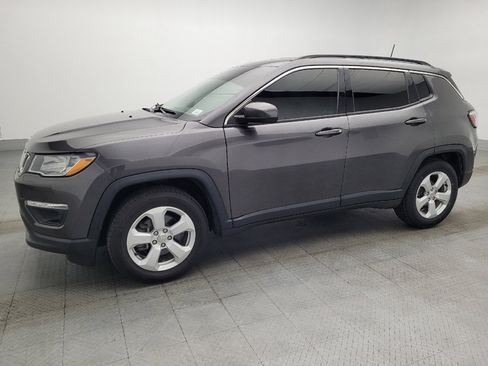 Used 2021 Jeep Compass Latitude FWD image 2