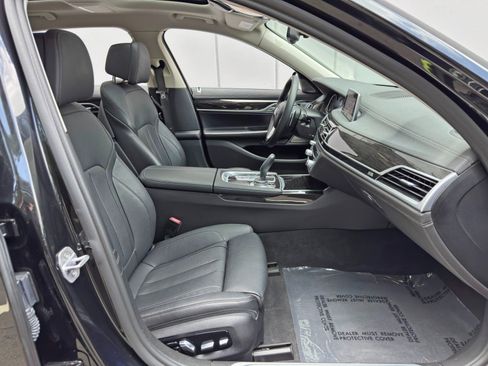 Used 2019 BMW 740i RWD image 15