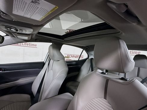 Certified 2022 Toyota Camry SE w/ Cold Weather Package image 11