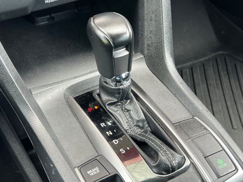 Used 2018 Honda Civic Sport image 22