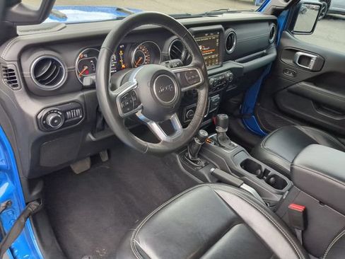 Used 2022 Jeep Wrangler Unlimited Sahara w/ LED Lighting Group AWD/4WD image 9