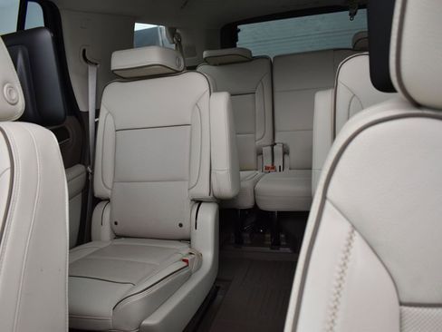 Used 2021 GMC Yukon Denali w/ LPO, Illumination Package image 14