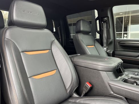 Used 2025 GMC Sierra 2500 AT4 w/ AT4 Premium Plus Package image 18