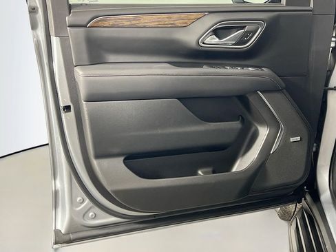 Certified 2024 Chevrolet Suburban Premier w/ Premium Package image 17