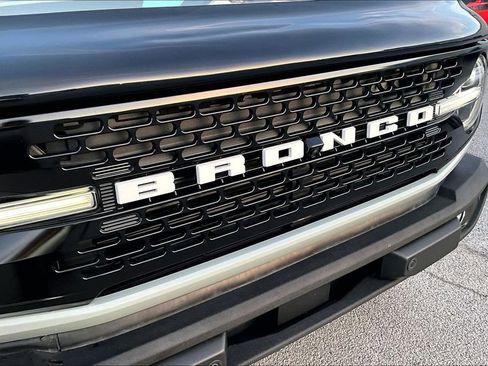 Used 2022 Ford Bronco Wildtrak image 28