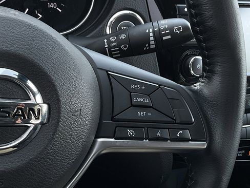 Used 2022 Nissan Rogue Sport SV image 23