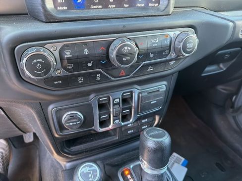 Certified 2021 Jeep Gladiator Sport AWD/4WD image 24