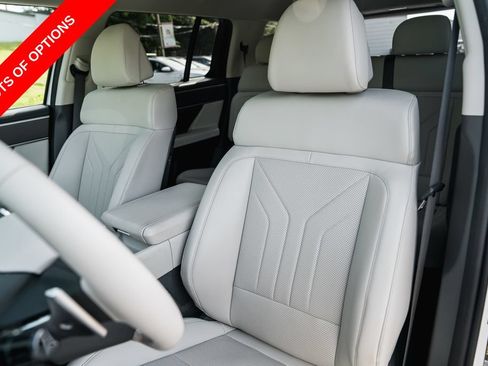 Used 2025 Hyundai Santa Fe SEL FWD image 25
