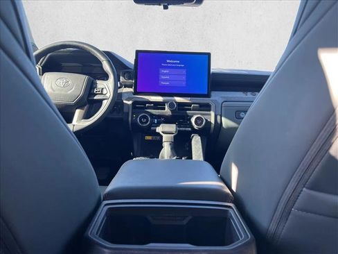 Certified 2025 Toyota Tacoma 4x4 Double Cab Hybrid image 18