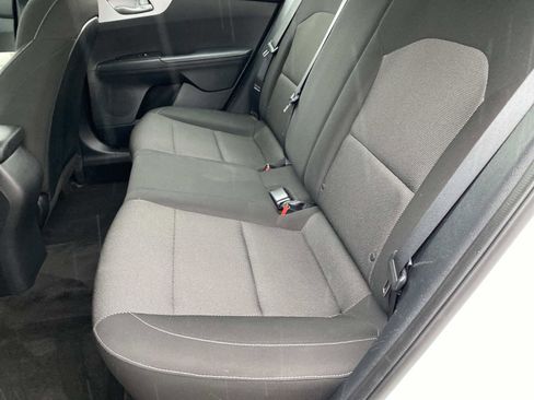 Used 2022 Kia Forte LXS image 9