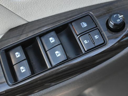 Used 2020 Toyota Sienna XLE Premium image 13