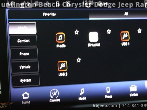 Used 2023 Chrysler Pacifica Touring-L image 27