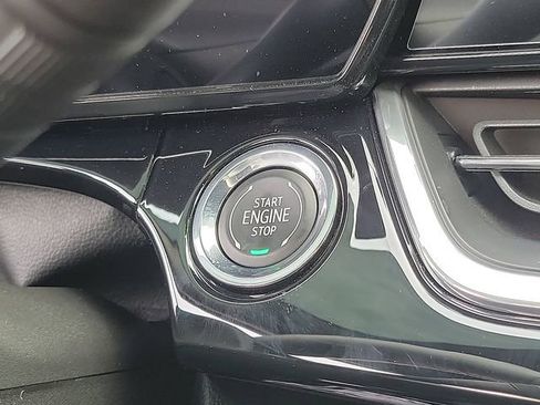 Used 2025 Chevrolet Trax RS w/ Driver Confidence Package image 13